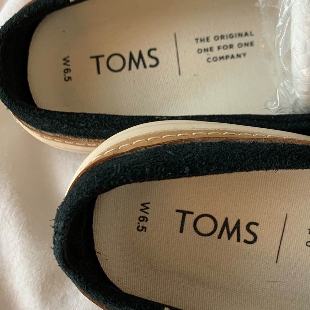 Toms Black Suede Tassel Backless Mules with Tan Sole - Picture 9 of 10